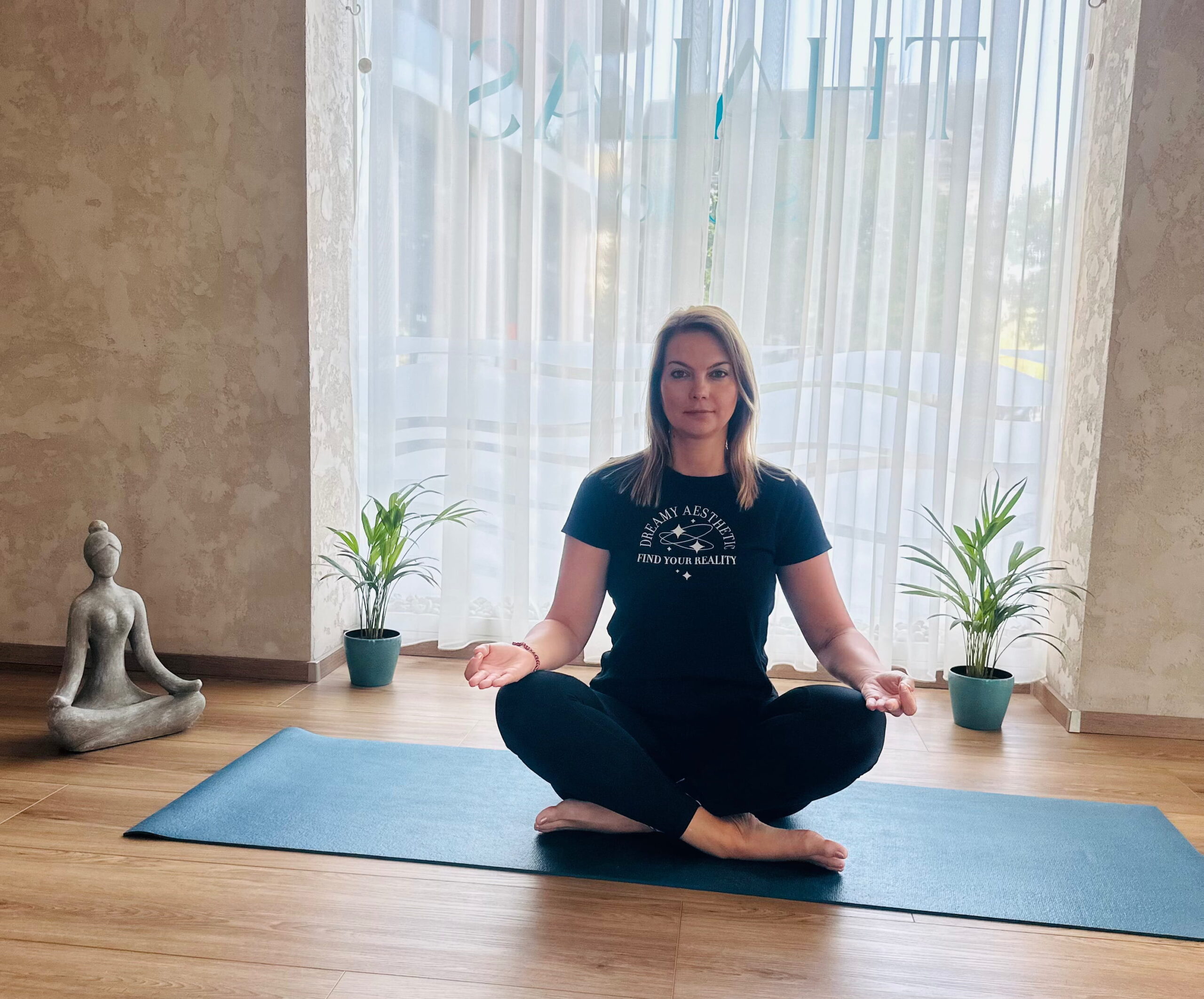 Adrienn - jóga oktató